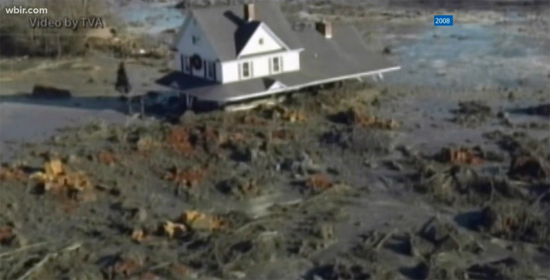 A-home-is-swallowed-by-the-flood-of-coal-ash-(TVA)-Content.jpg