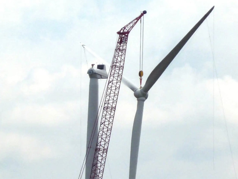 Construction of EDP Renewables' Harvest Ridge wind farm in Illinois